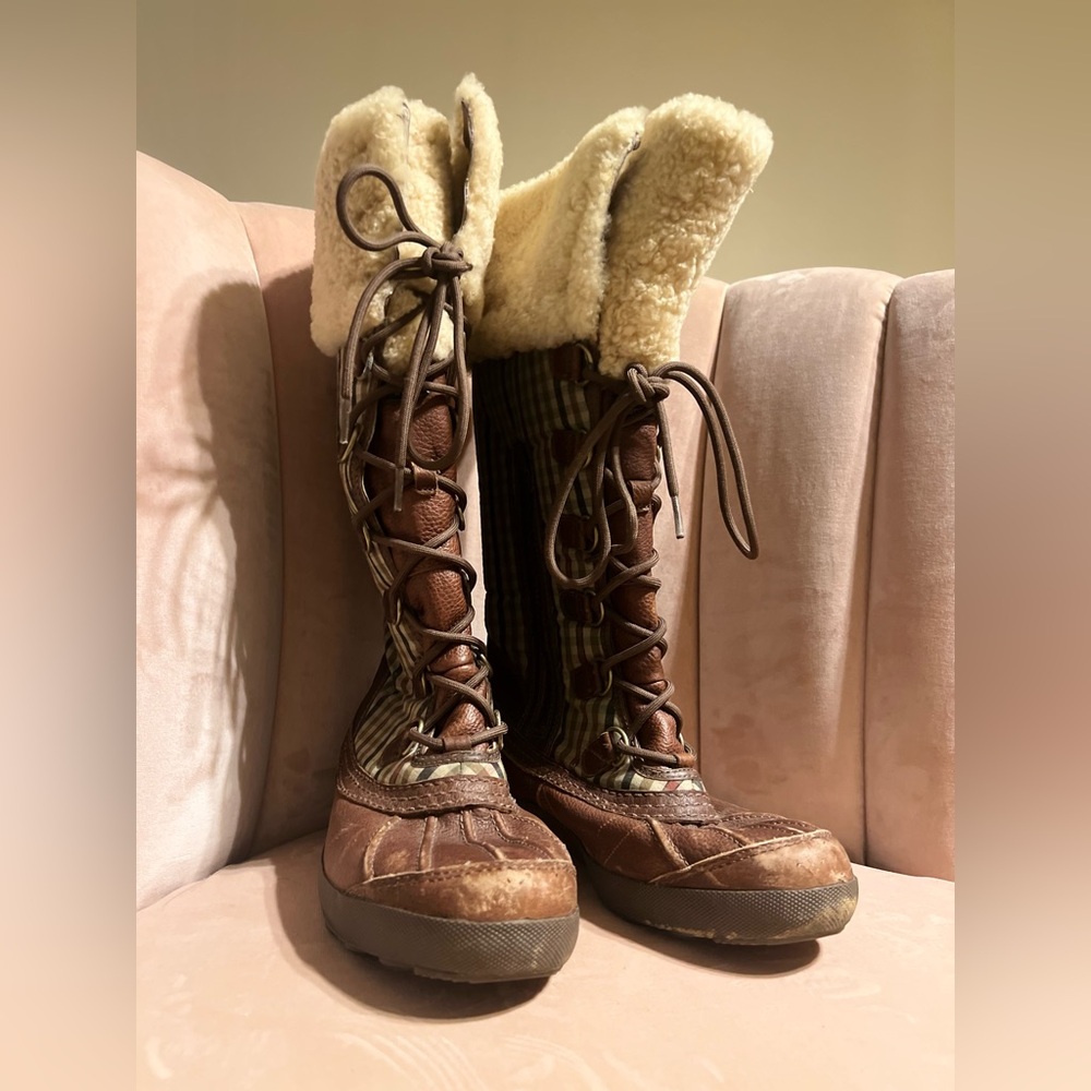 UGG Checkered Lace-Up Boots with Shearling - Picture 9 of 16